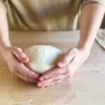 Panduan ‘Shaping’ (Membentuk) Adonan Sourdough Agar Mengembang Sempurna